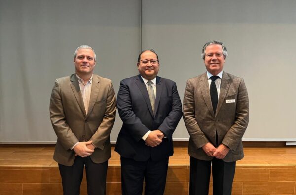 H2 Perú celebra Asamblea General Extraordinaria, en la cual se incorporó a Carlos León como miembro del Consejo Directivo